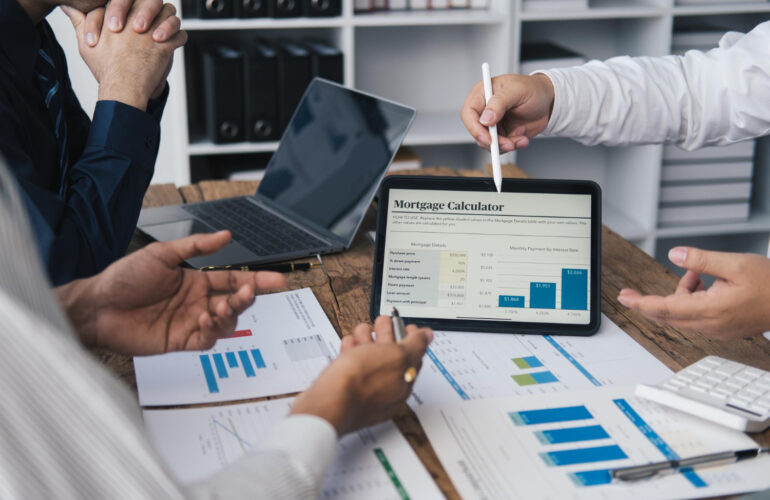 Tributação de serviços digitais: como regularizar consultorias e mentorias online?